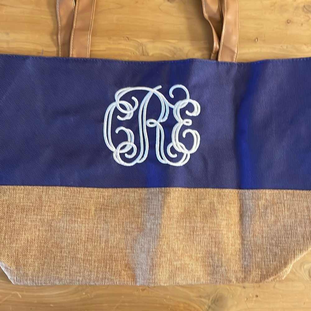 CRE initial burlap tote